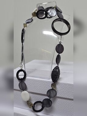 Onyx, Lava, Quartz, Abalone, and Mother of Pearl Beaded Necklace EUC